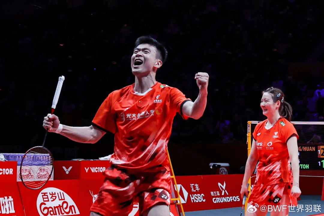 运动员们在比拼中表现出了顶级的体能和技术