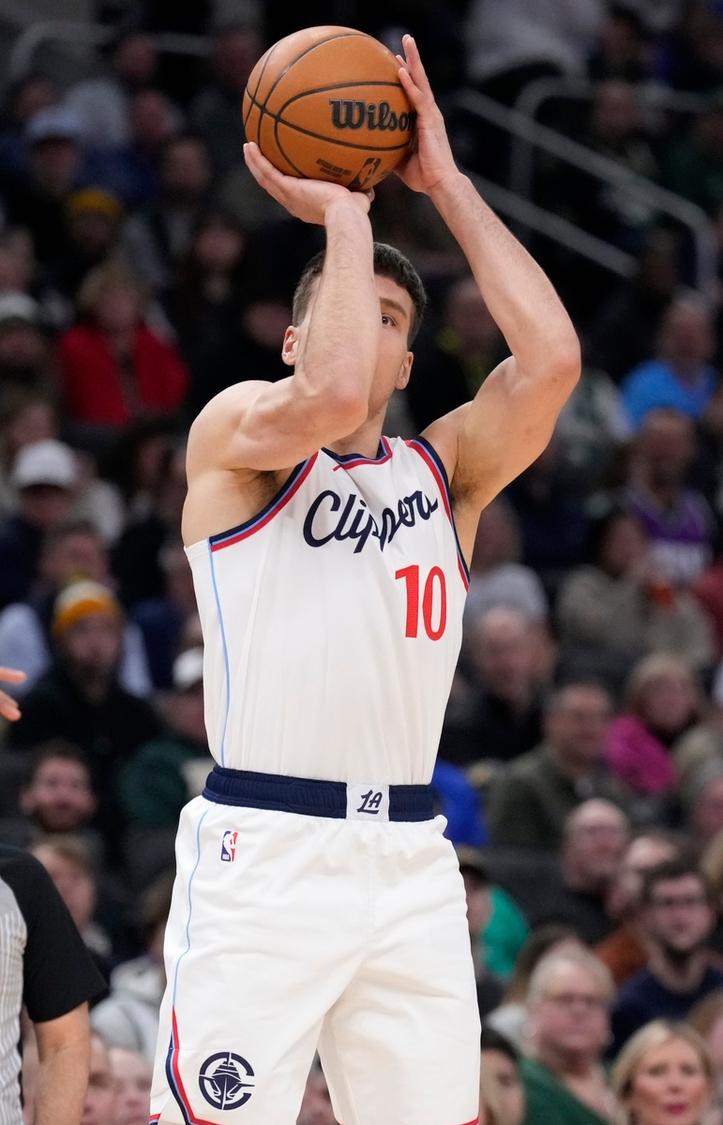 包含公牛惊艳全场，三连败助攻爆棚，险胜逆转取胜！的词条